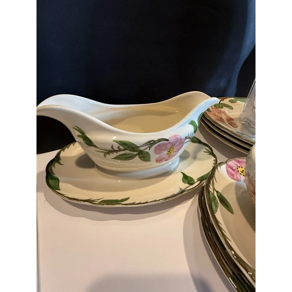 Franciscan Desert Rose 1995 Dinnerware Set 16 Pc Johnson Bros Plates Cups Gravy